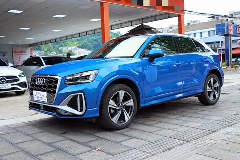 Audi Q2L 2021