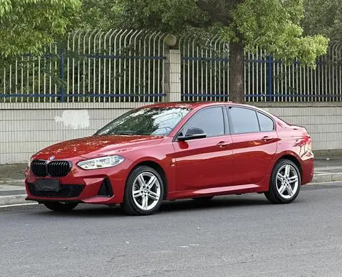 BMW 1 Series 2021 — фото 1