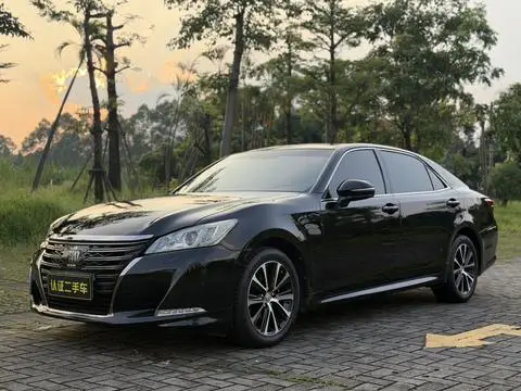 Toyota Crown 2018