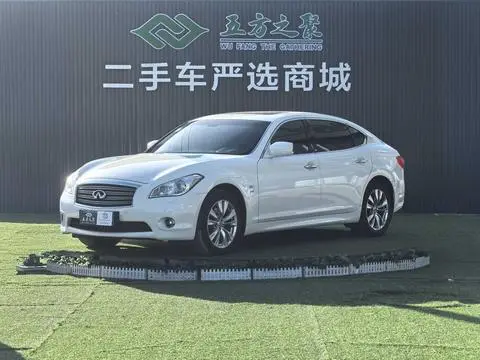 Infiniti Q70 2017