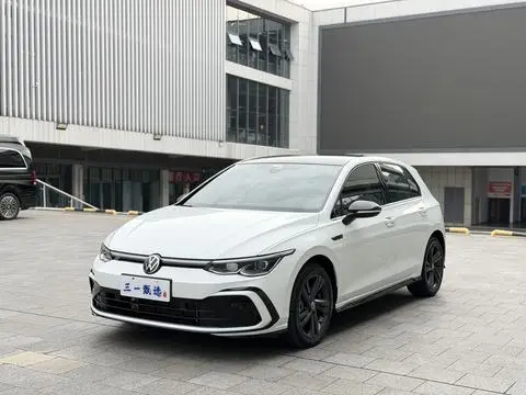 Volkswagen Golf 2021