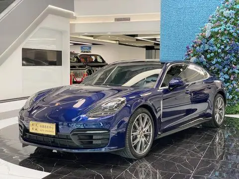 Porsche Panamera 2021