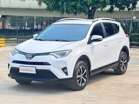Toyota RAV4 2016 — фото 1
