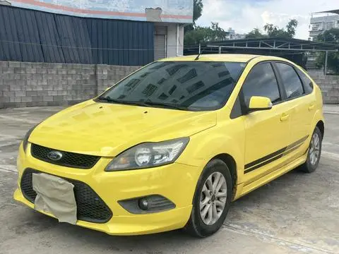 Ford Focus 2013 — фото 1