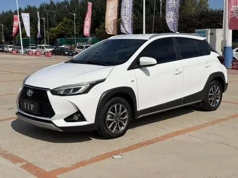 Toyota YARIS L 2022 — фото 1