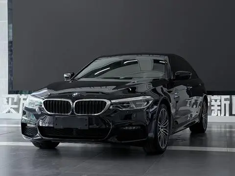 BMW 5 Series 2019 — фото 1