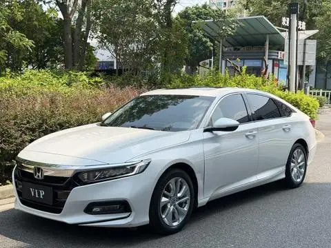 Honda Accord 2018 — фото 1