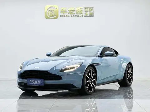 Aston Martin DB11 2022 — фото 1