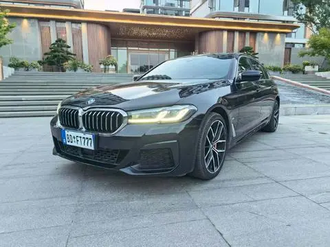 BMW 5 Series 2022 — фото 1
