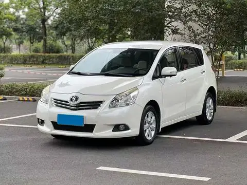 Toyota 逸致 2011