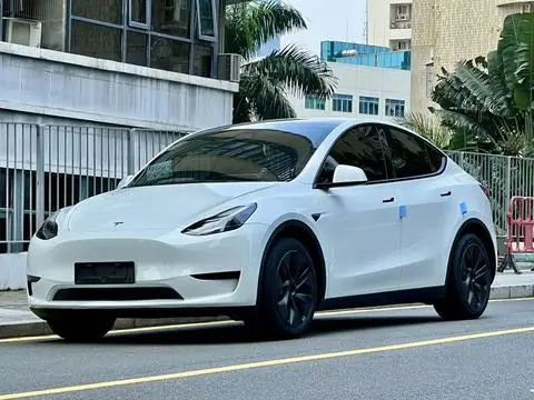 Tesla Model Y 2024 — фото 1