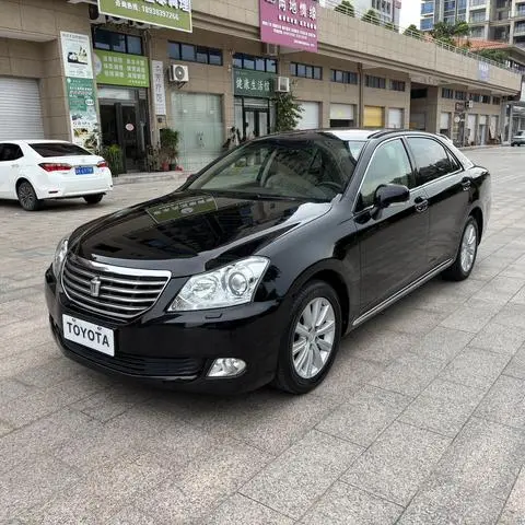 Toyota Crown 2010
