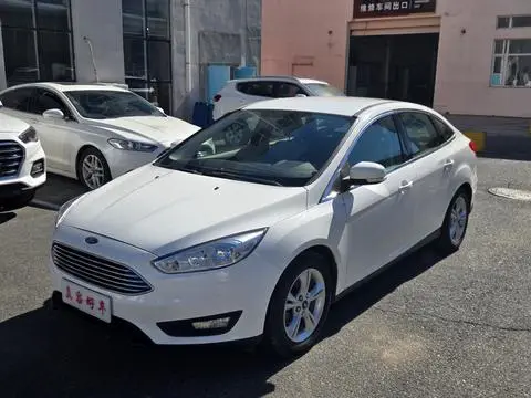 Ford Focus 2015 — фото 1
