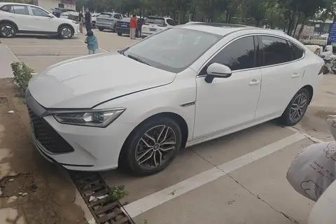 BYD 秦PLUS DM 2021 — фото 1