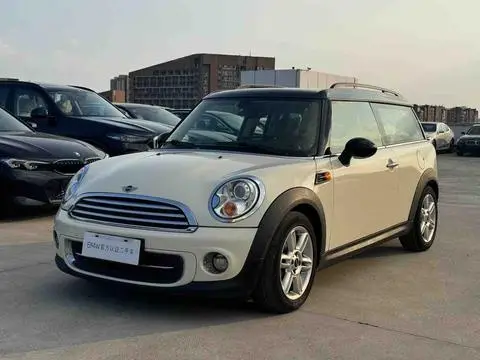 MINI CLUBMAN 2011