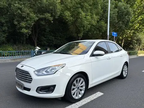 Ford Escort 2015 — фото 1