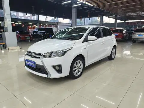 Toyota YARIS L 2015