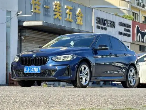 BMW 1 Series 2021 — фото 1