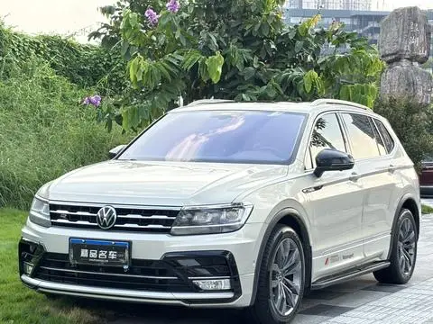 Volkswagen Tiguan L 2021 — фото 1