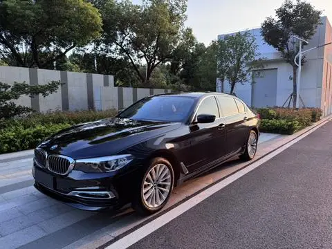 BMW 5 Series 2019 — фото 1