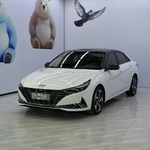 Hyundai Elantra 2022 — фото 1