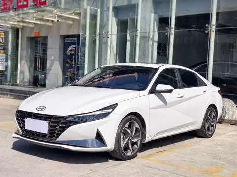 Hyundai Elantra 2022