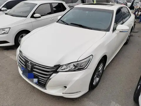 Toyota Crown 2015