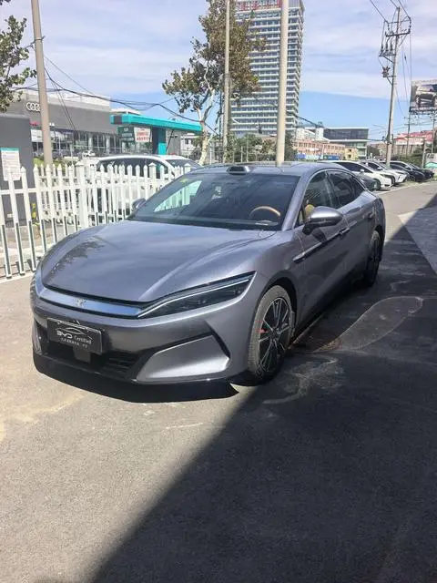 BYD Han L DM 2025