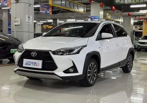 Toyota YARIS L 2022