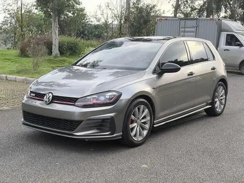 Volkswagen Golf 2019 — фото 1