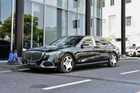 Mercedes-Benz 迈巴赫S-Class 2025