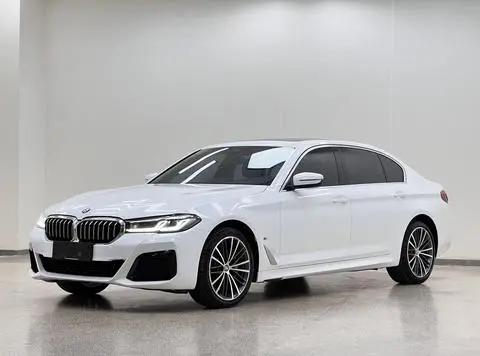 BMW 5 Series 2023 — фото 1
