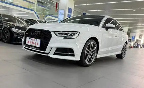 Audi A3 2020 — фото 1