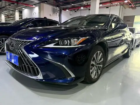 Lexus ES 2022 — фото 1