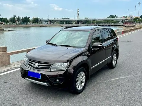 Suzuki 超-Class 维特拉 2012 — фото 1