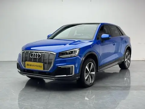 Audi Q2L e-tron 2019