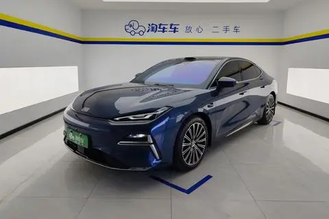 Geely 星耀8 PHEV 2025