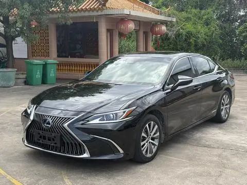 Lexus ES 2021