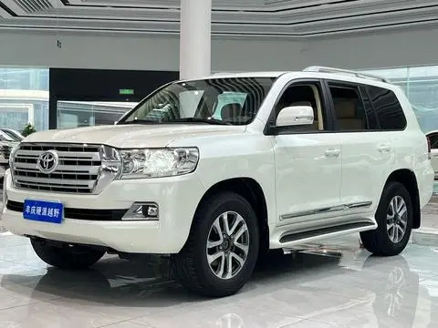 Toyota 兰德酷路泽 2016 — фото 1
