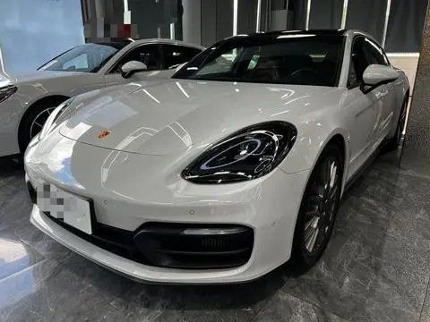 Porsche Panamera 2023