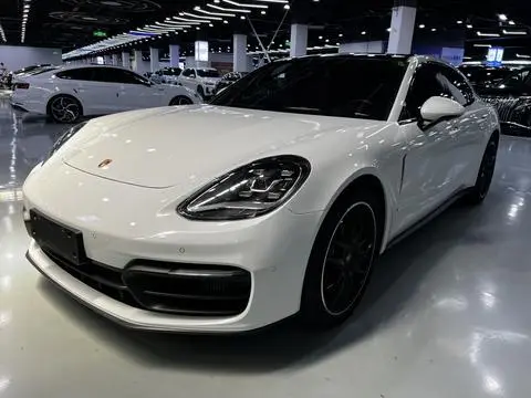 Porsche Panamera 2023