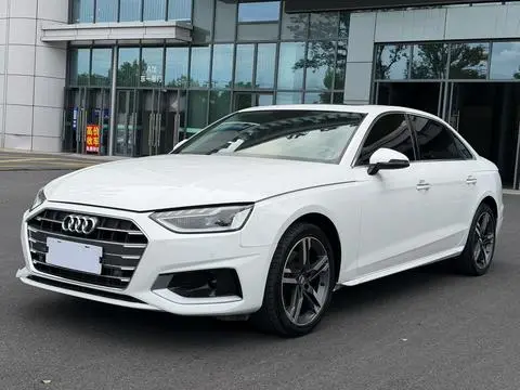 Audi A4L 2020 — фото 1