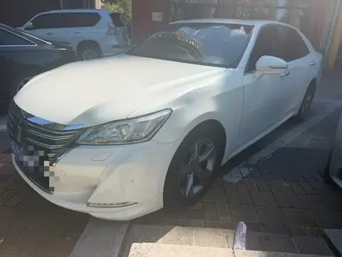 Toyota Crown 2017