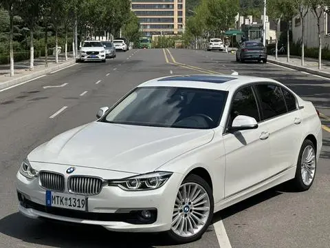 BMW 3 Series 2018 — фото 1