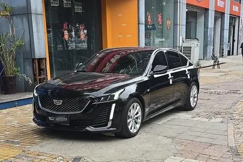 Cadillac CT5 2022 — фото 1
