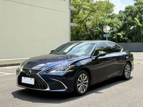 Lexus ES 2022