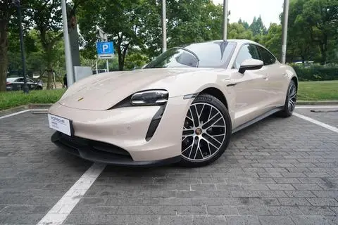 Porsche Taycan 2022