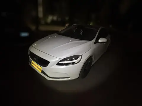 Volvo V40 2017