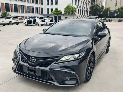 Toyota Camry 2023 — фото 1