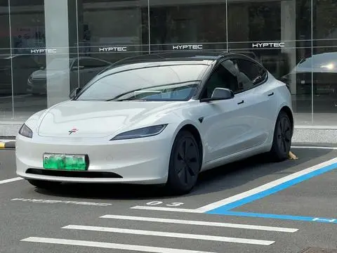 Tesla Model 3 2023 — фото 1